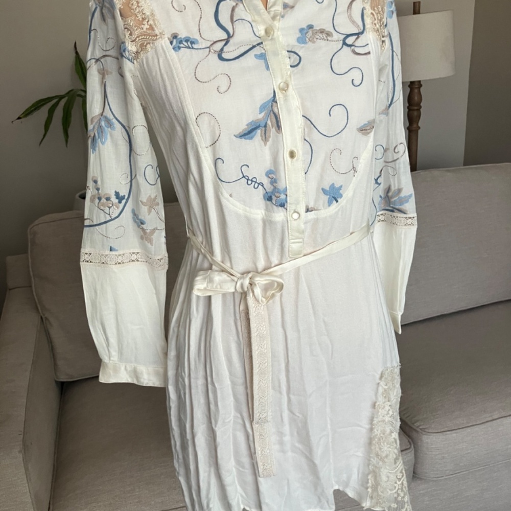 Dress - Picture 3 of 8
